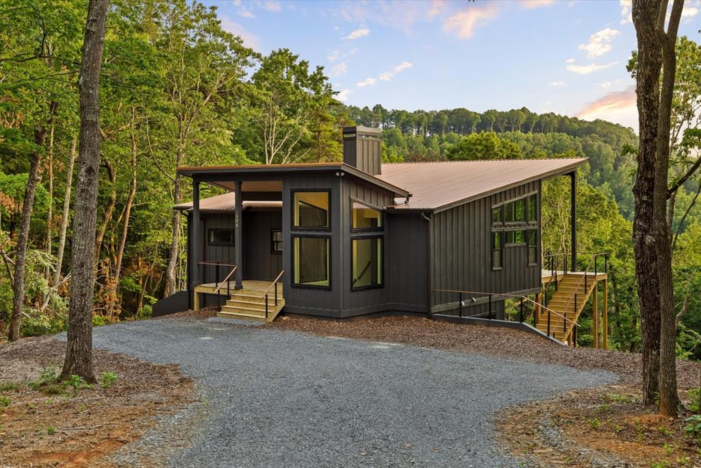 308 Shagbark Court Property Photo 1
