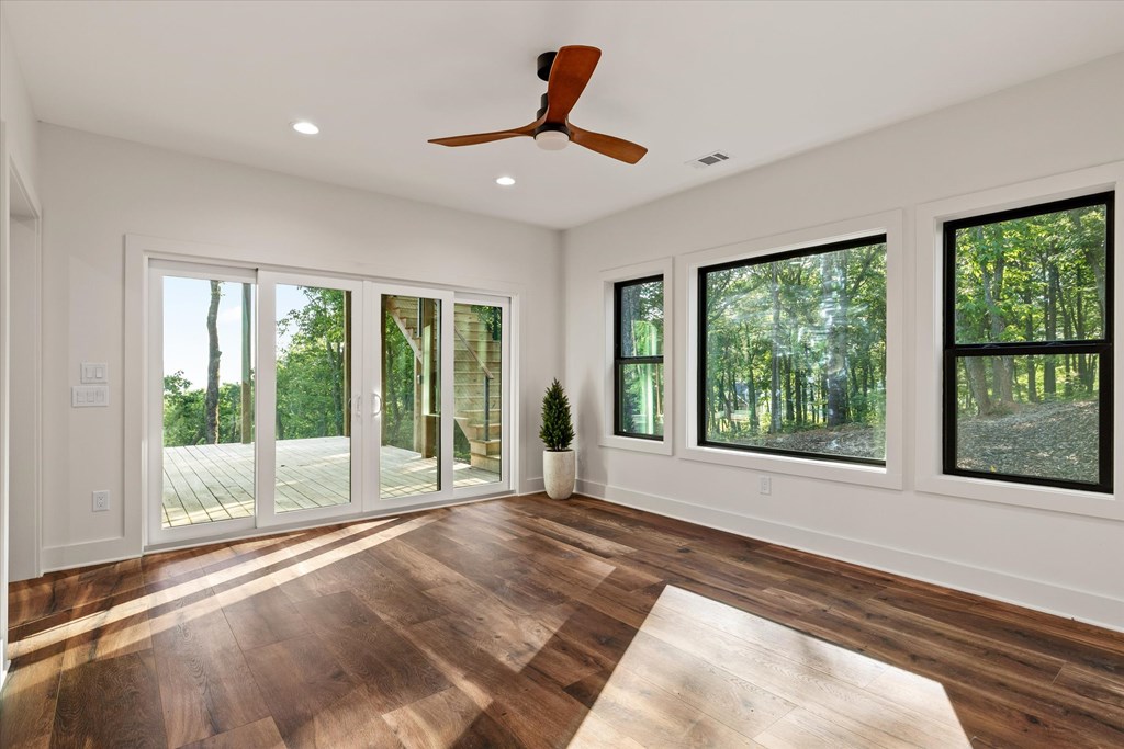 308 Shagbark Court Property Photo 45