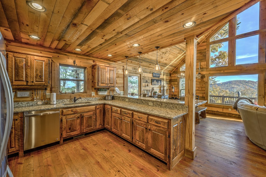 300 Cloudland Trace Property Photo 4