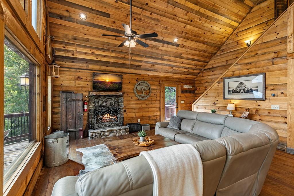 300 Cloudland Trace Property Photo 6