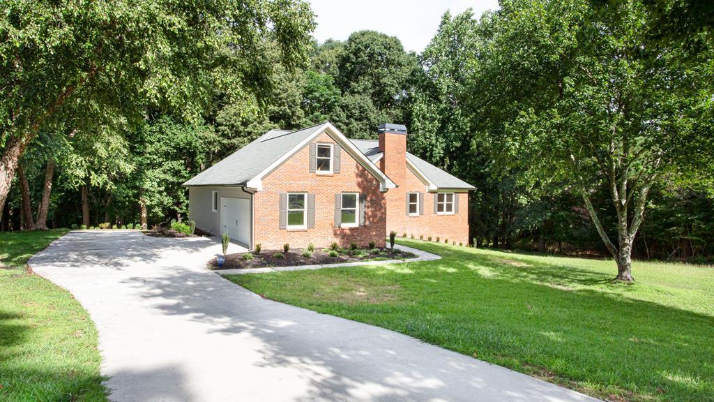 1055 Windridge Dr Property Photo 2