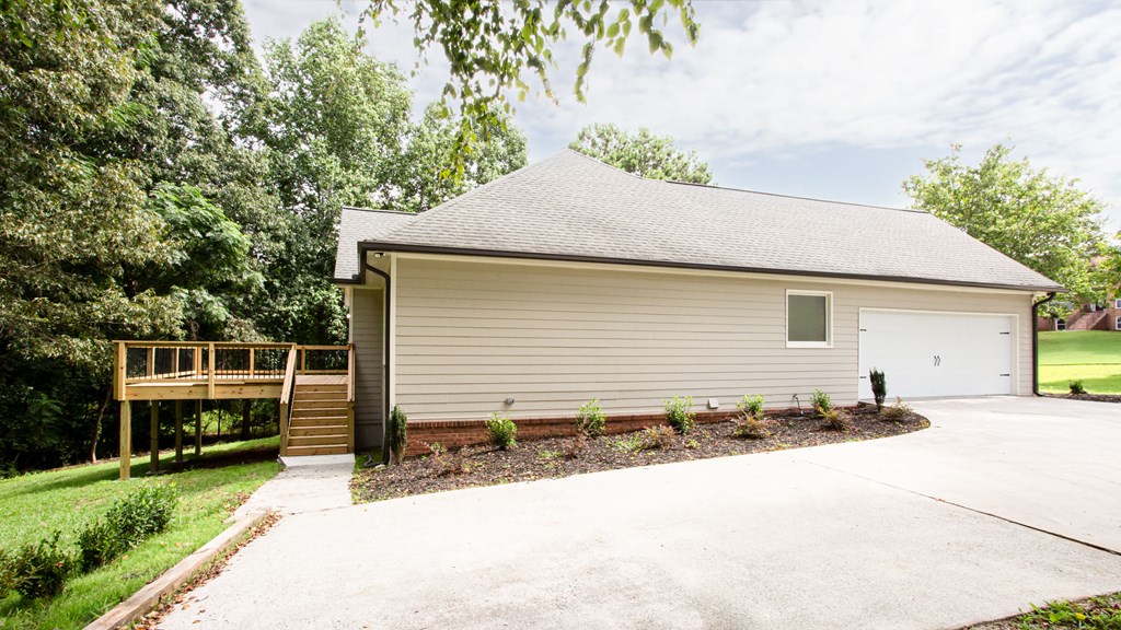 1055 Windridge Dr Property Photo 41