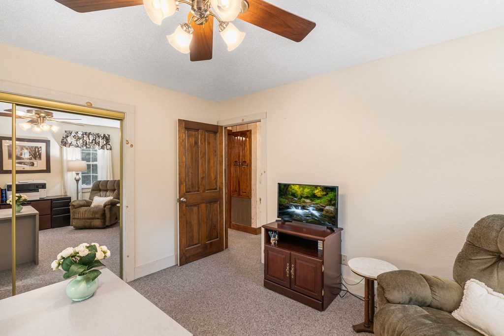 354 Harrison Circle Property Photo 18