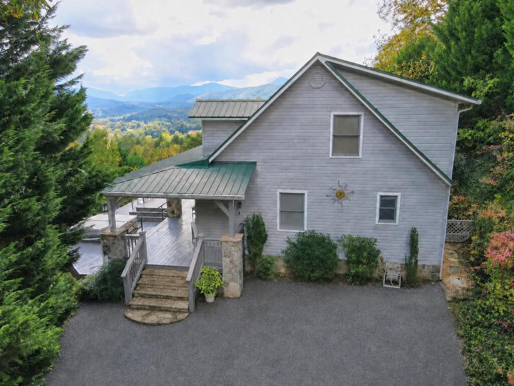3023 Bear Lane Property Photo 1