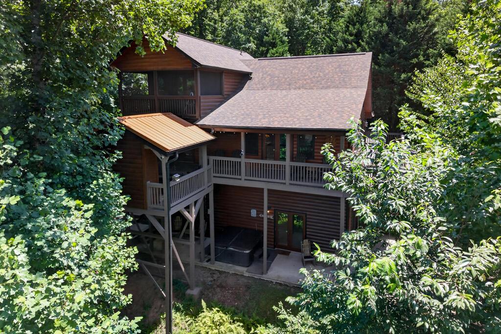 573 Weaver Creek Way Property Photo 1