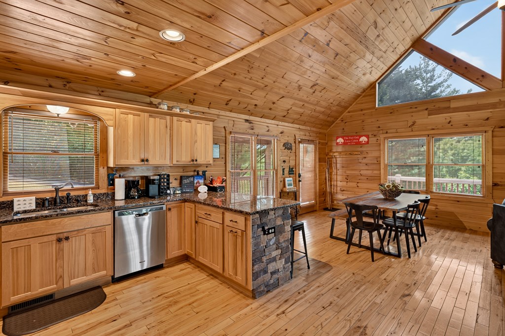 573 Weaver Creek Way Property Photo 12