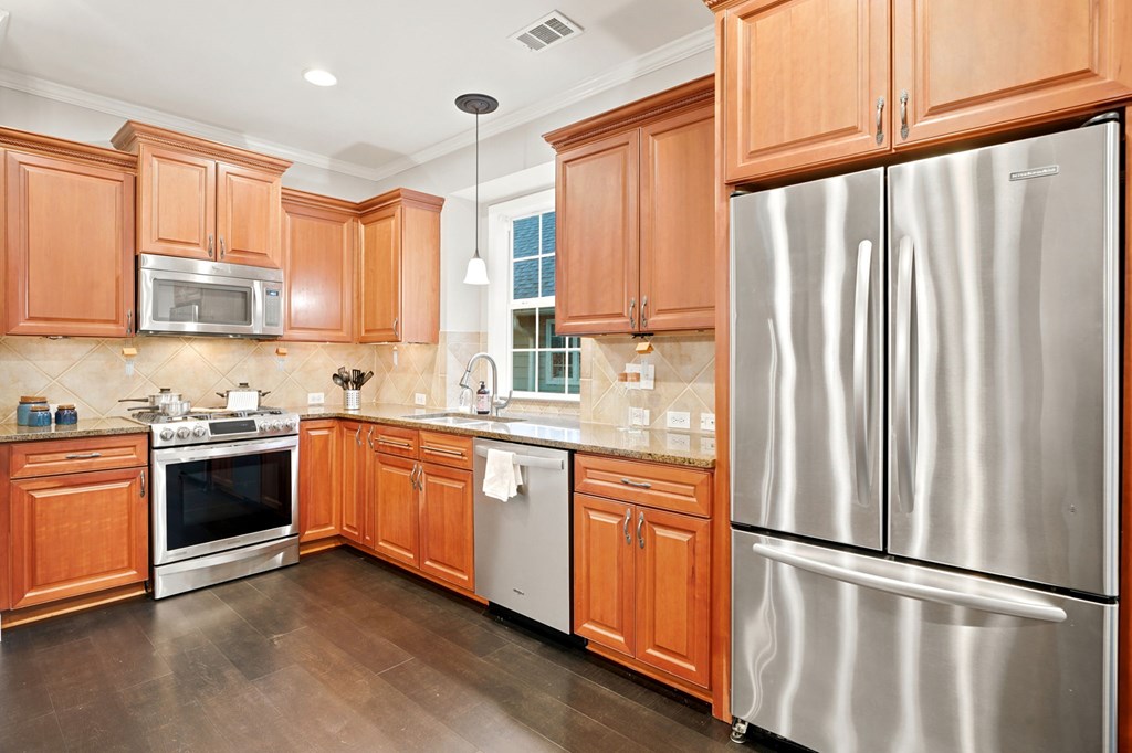 225 Brookview Place Property Photo 17