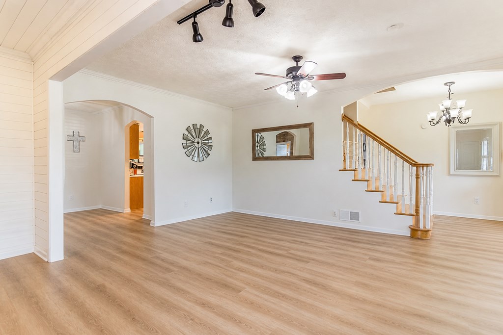 233 Ivy Ridge Property Photo 12
