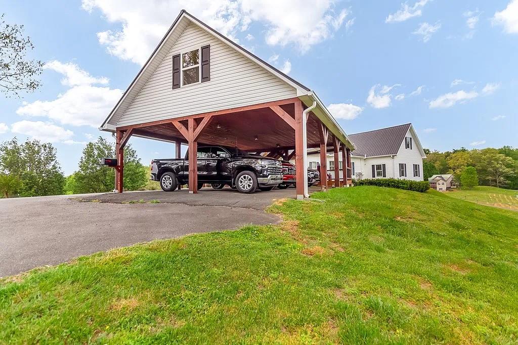 233 Ivy Ridge Property Photo 17