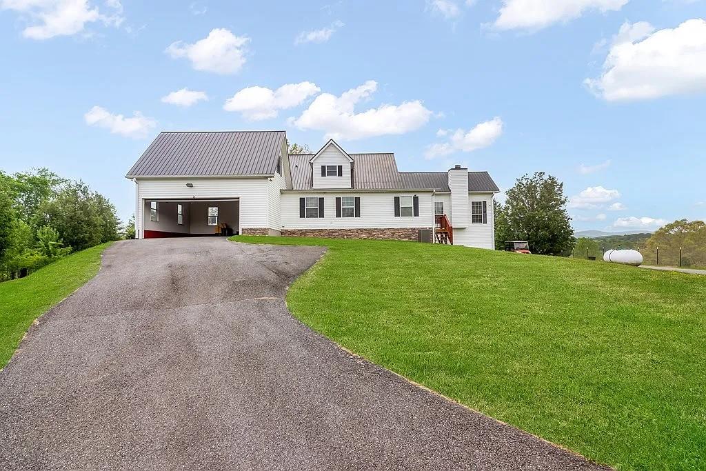 233 Ivy Ridge Property Photo 20
