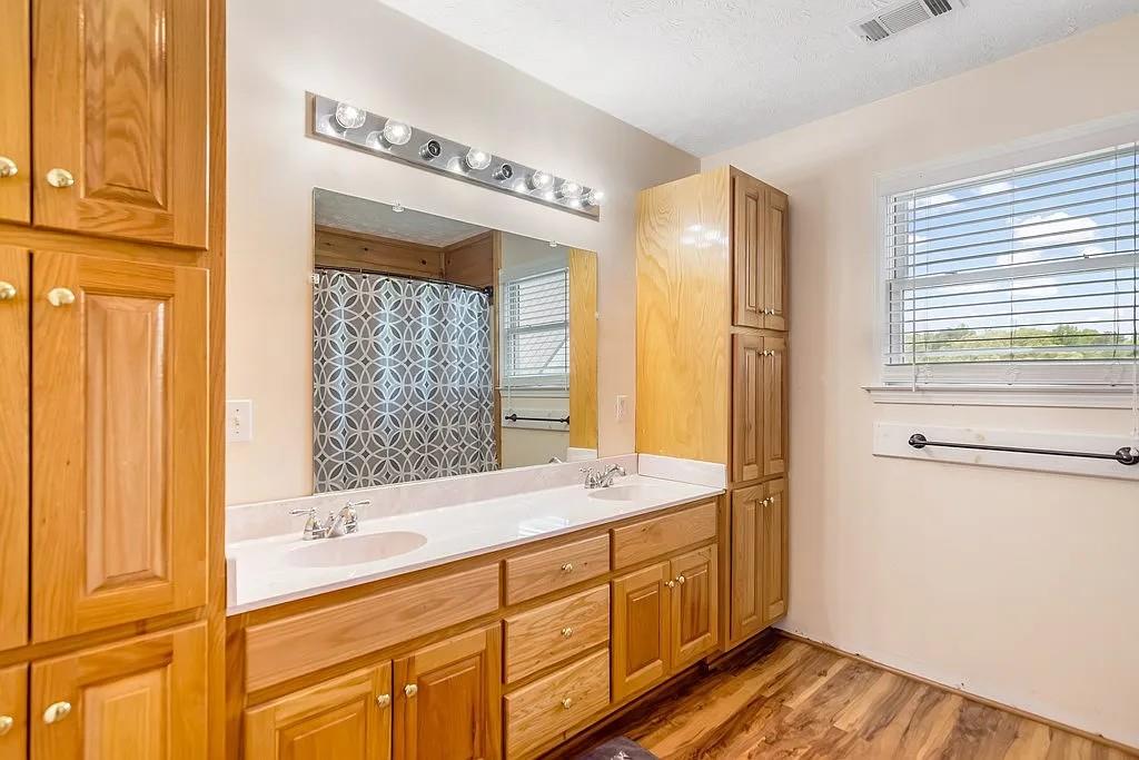 233 Ivy Ridge Property Photo 22