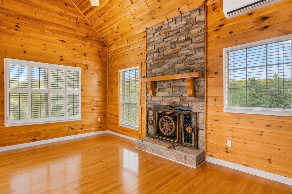 233 Ivy Ridge Property Photo 34