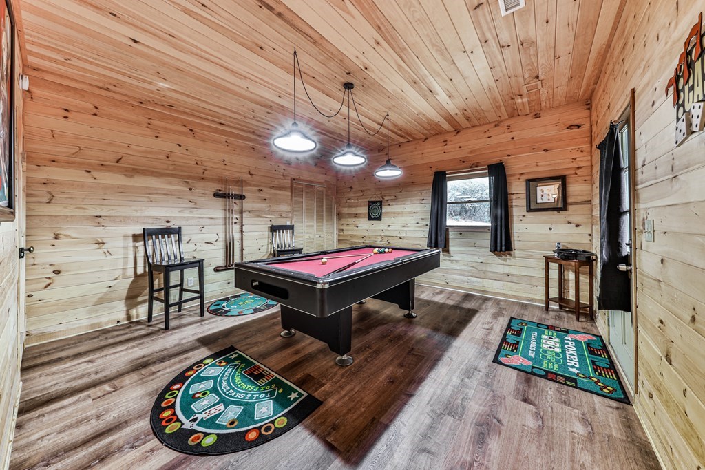 245 Weeks Creek Property Photo 3