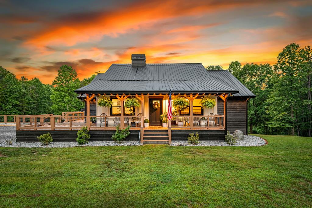 135 Rolling Hills Drive Property Photo 1