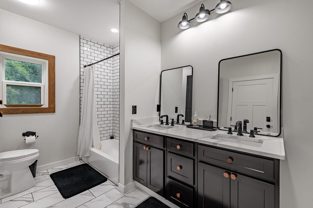 135 Rolling Hills Drive Property Photo 34