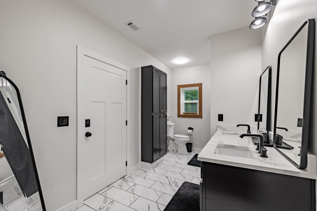 135 Rolling Hills Drive Property Photo 36