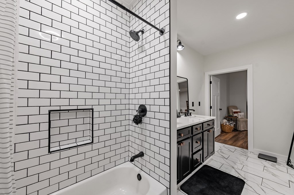 135 Rolling Hills Drive Property Photo 40