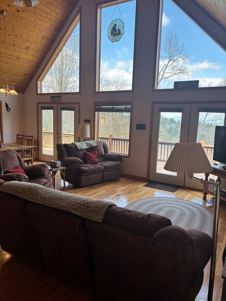 380 Buck Ridge Drive Property Photo 15