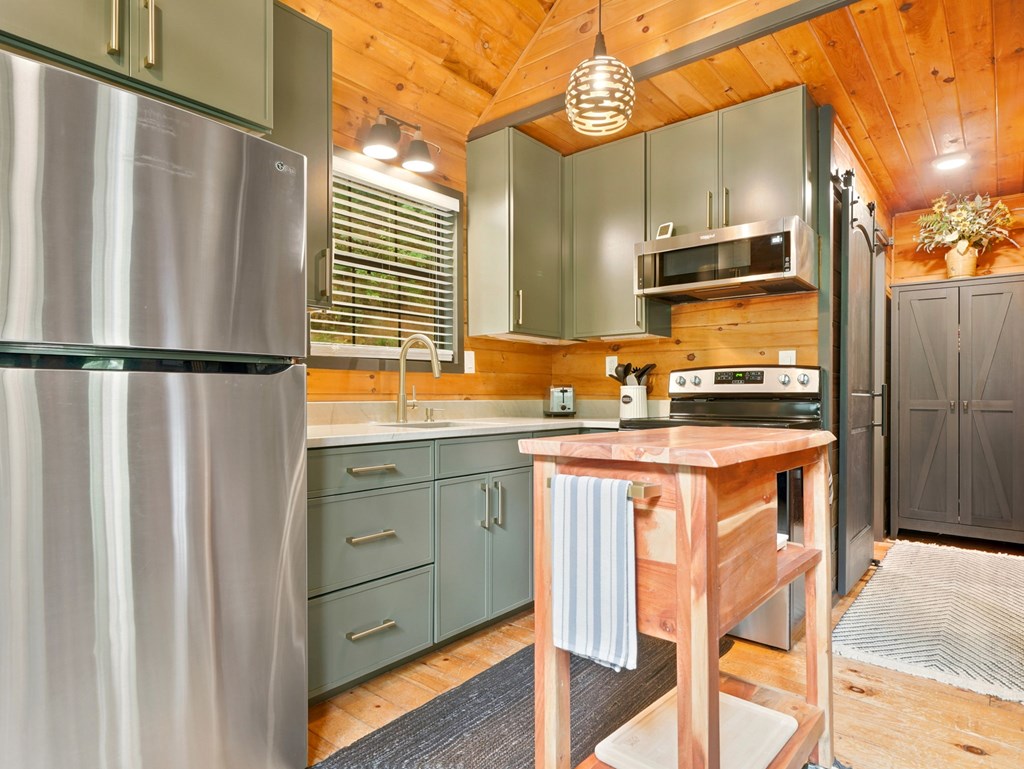 220 Oak Loop Property Photo 8