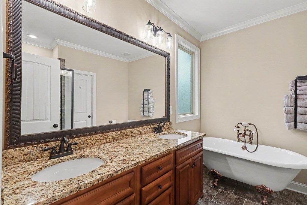 64 Blandwood Dr. Property Photo 16