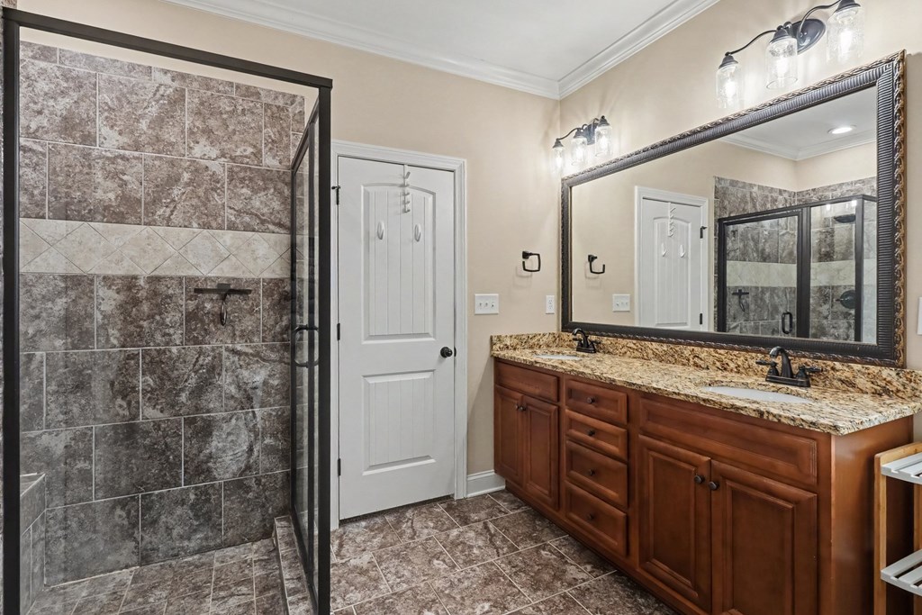 64 Blandwood Dr. Property Photo 17