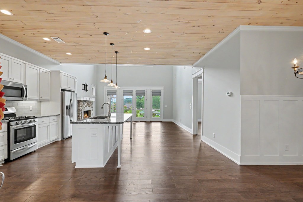 903 Elf School Road Property Photo 11