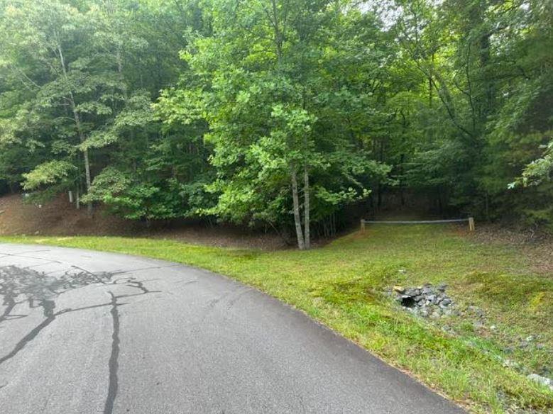 2 Thunder Road Property Photo 2