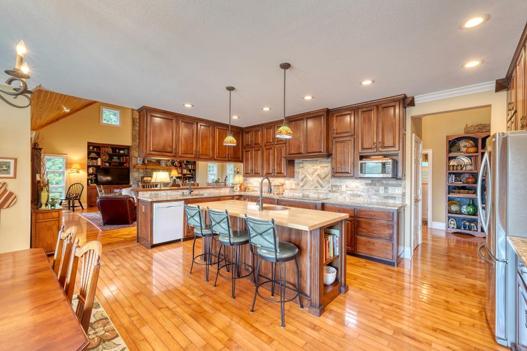 238 Meadowbrook Drive Property Photo 21