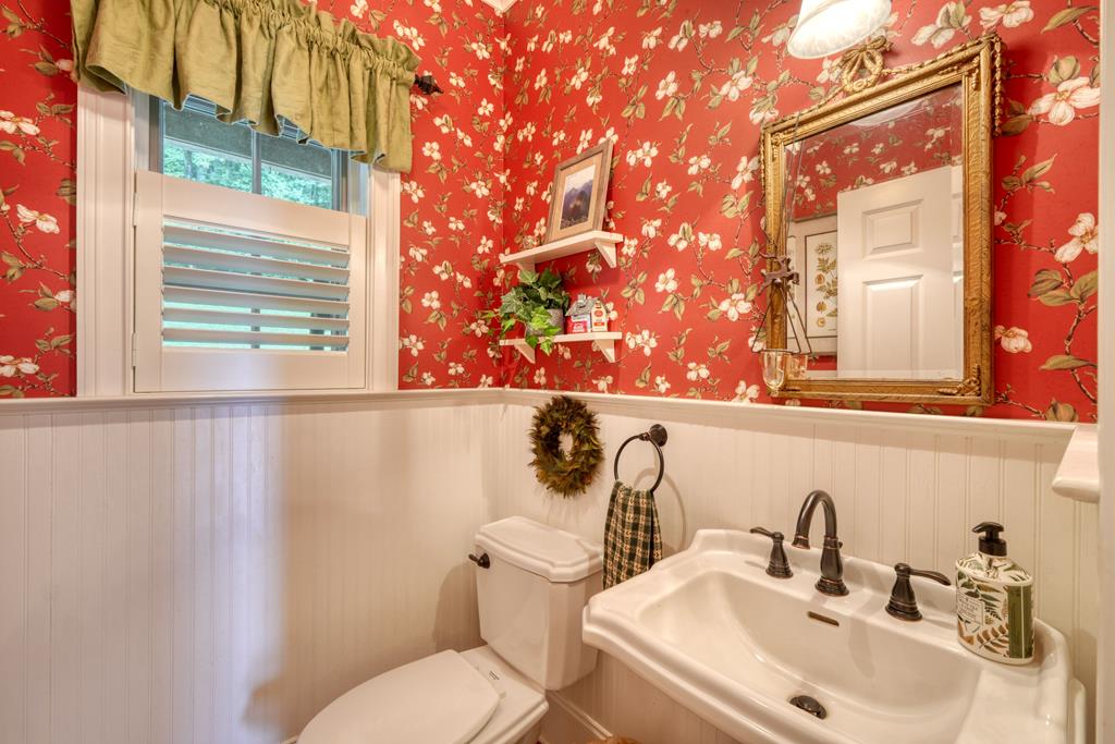 238 Meadowbrook Drive Property Photo 28