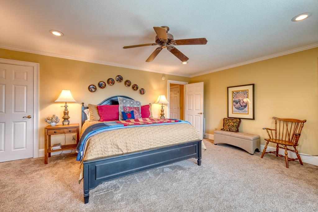 238 Meadowbrook Drive Property Photo 44