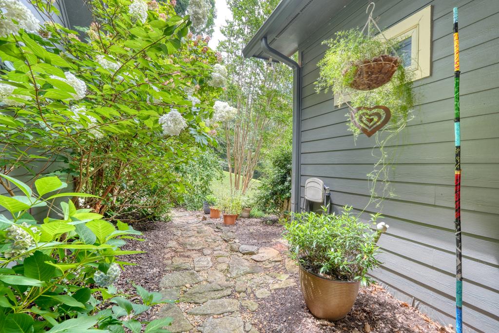 238 Meadowbrook Drive Property Photo 72
