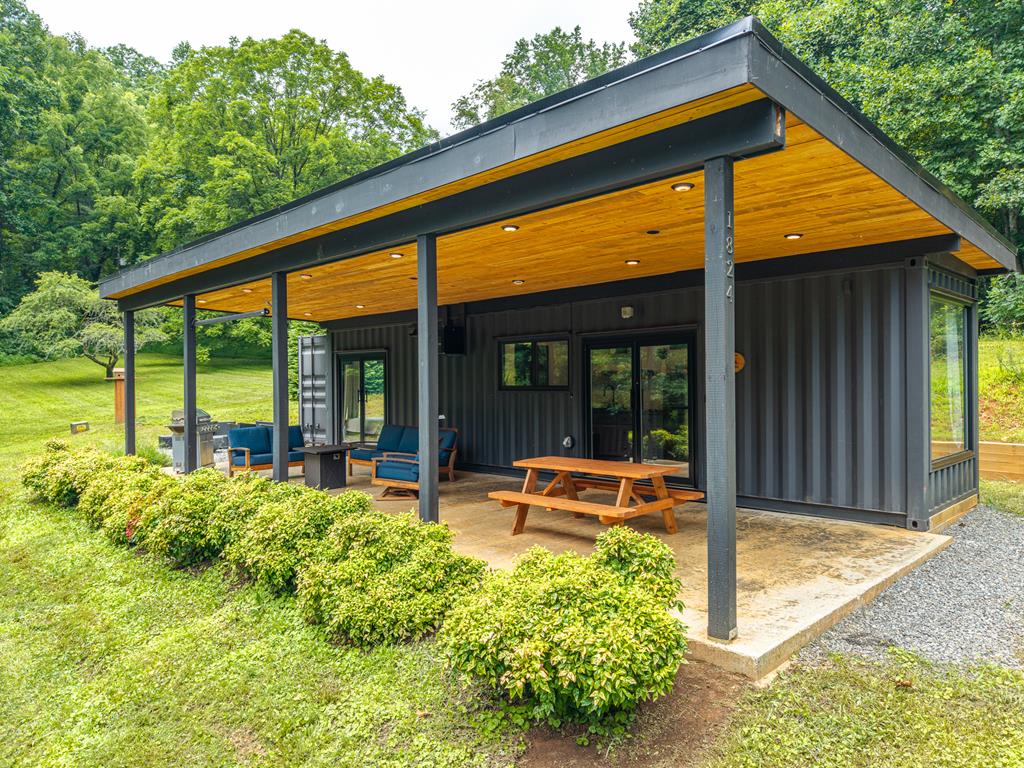 1824 Colwell Road Property Photo 1