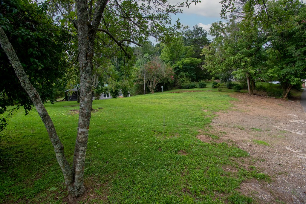 5 Hannah Lane Property Photo 4