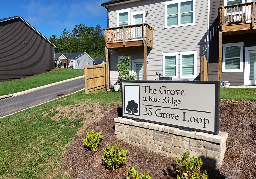 25 Grove Loop Property Photo 10