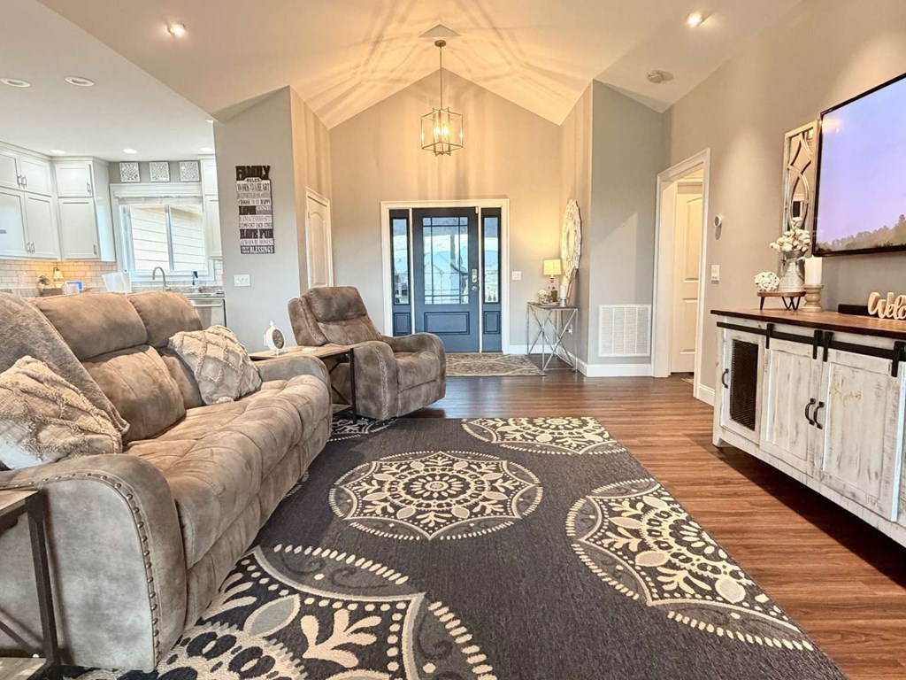 373 New Forest Road Property Photo 10