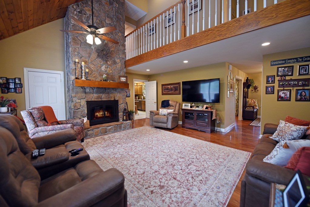 38 Oakwood Drive Property Photo 10