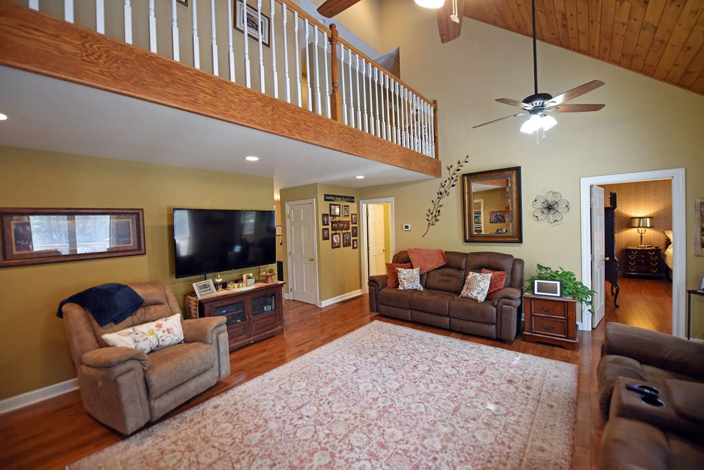 38 Oakwood Drive Property Photo 11