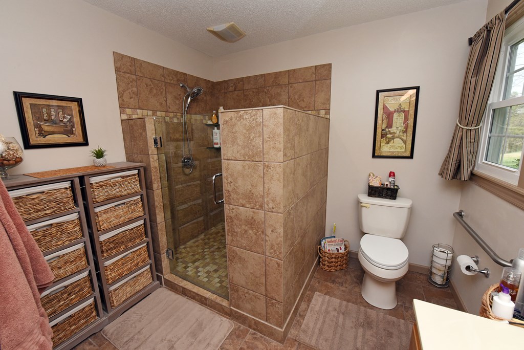 38 Oakwood Drive Property Photo 20