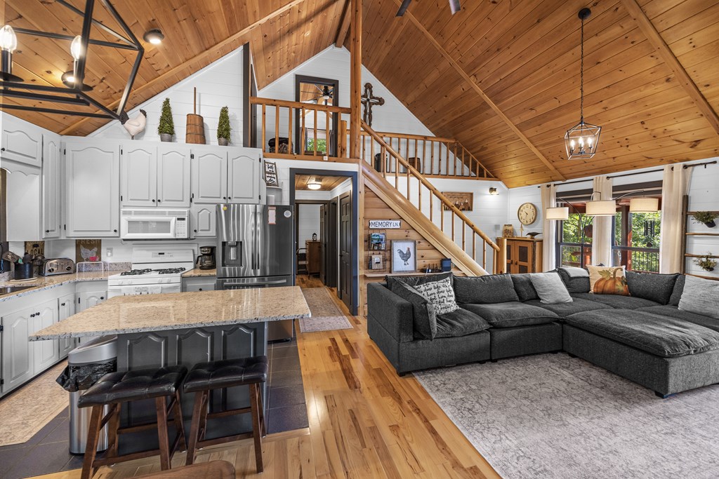 832 Scenic Mountain View Road Property Photo 4