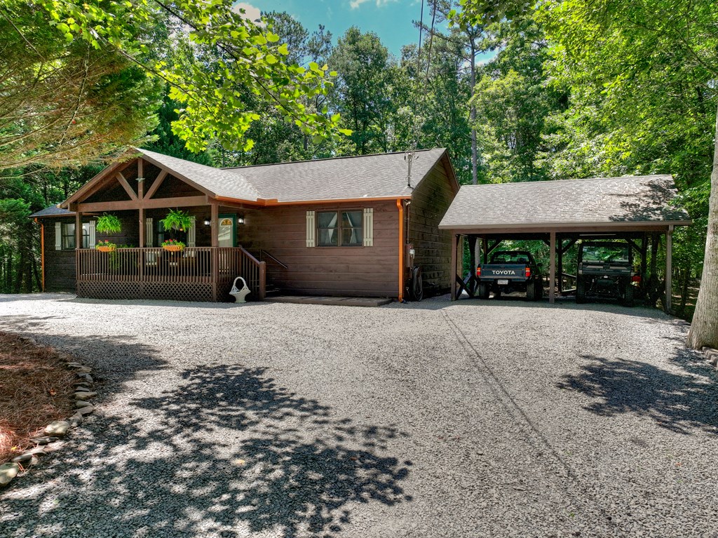 199 Hillsdale Drive Property Photo 2