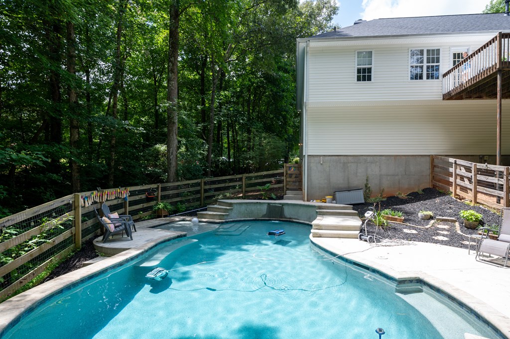 531 Philadelphia Drive Property Photo 2