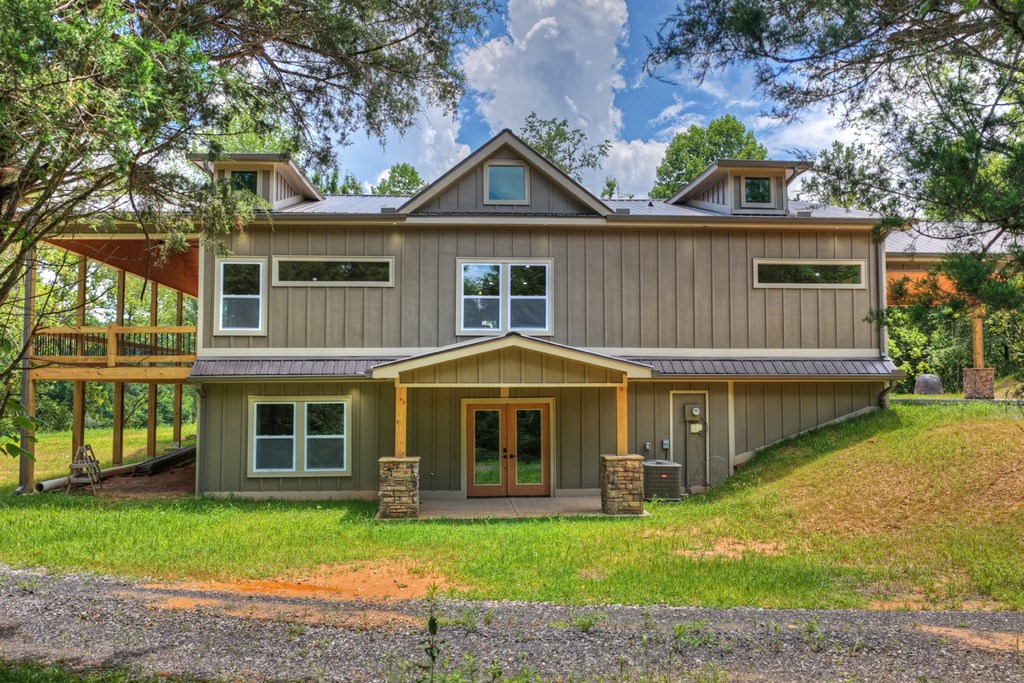 2125 Shady Grove Road Property Photo 2