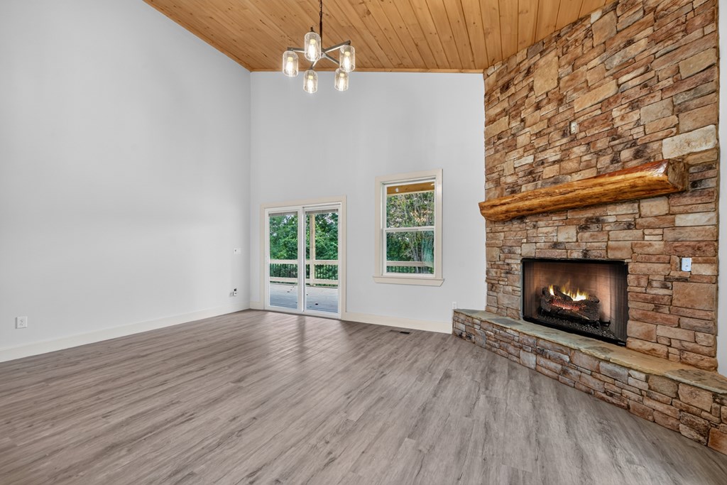 2125 Shady Grove Road Property Photo 14