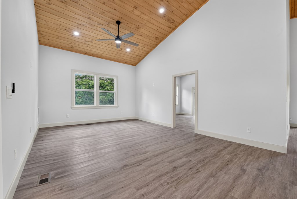 2125 Shady Grove Road Property Photo 18