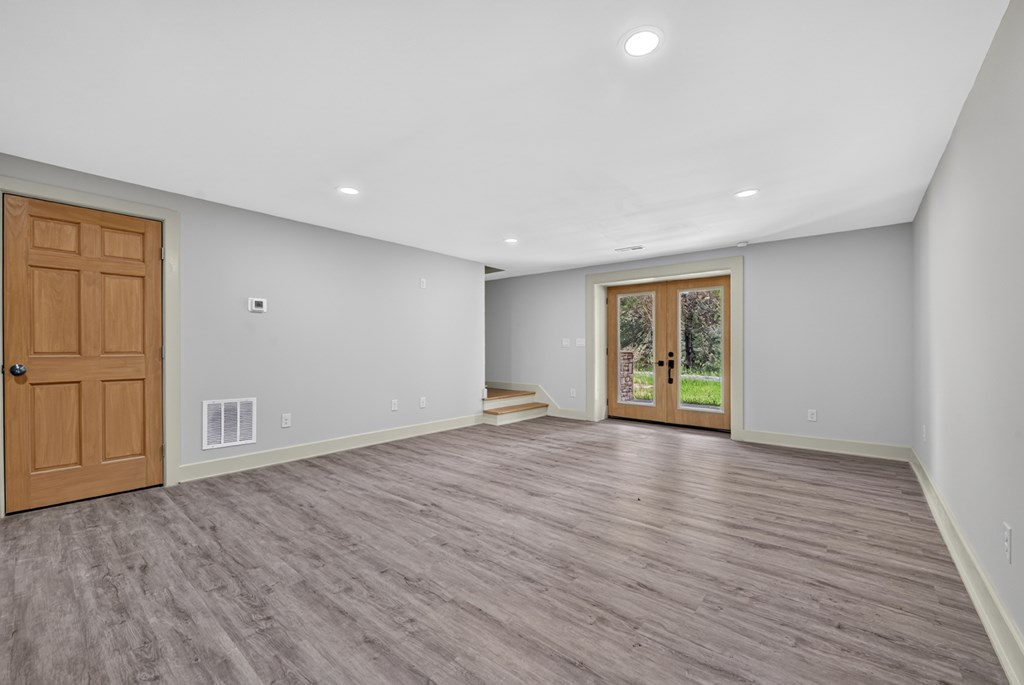 2125 Shady Grove Road Property Photo 32