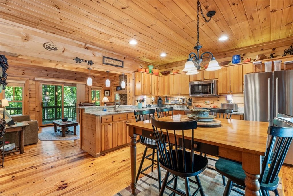 808 Granite Drive Property Photo 10