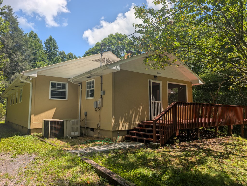 10950 Chatsworth Hwy Property Photo 14