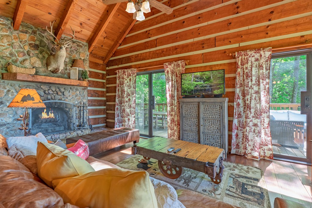 1049 Rockwater Road Property Photo 5