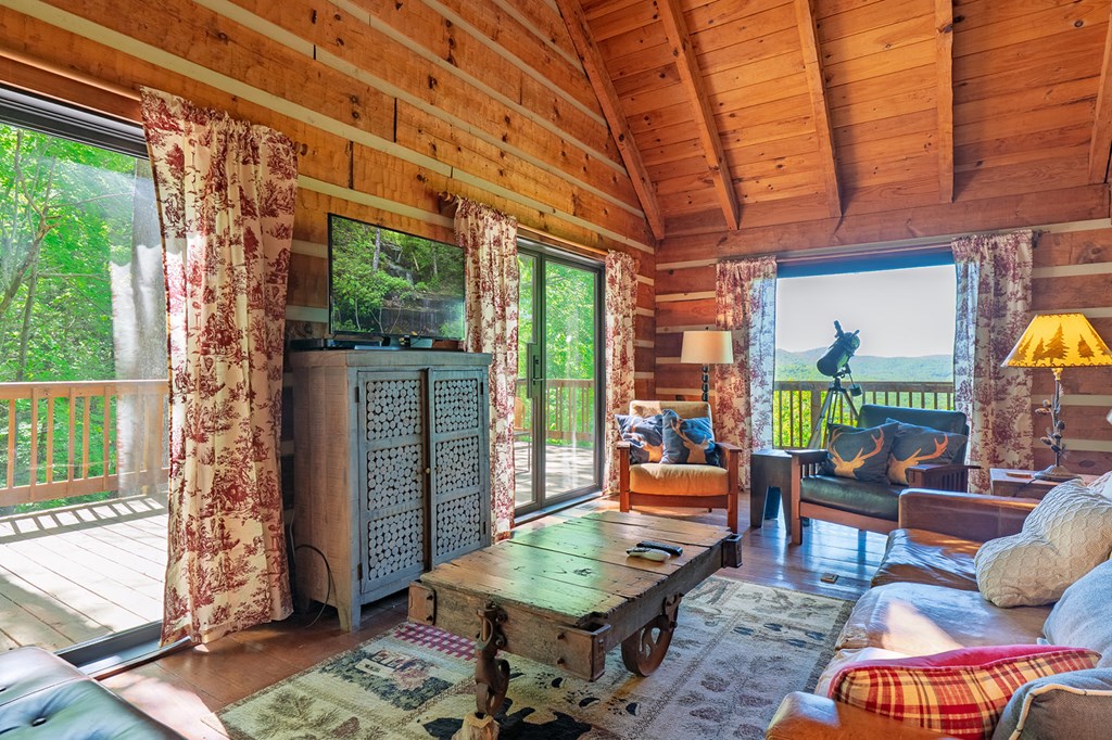 1049 Rockwater Road Property Photo 8