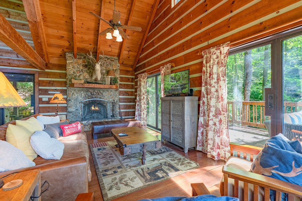 1049 Rockwater Road Property Photo 9